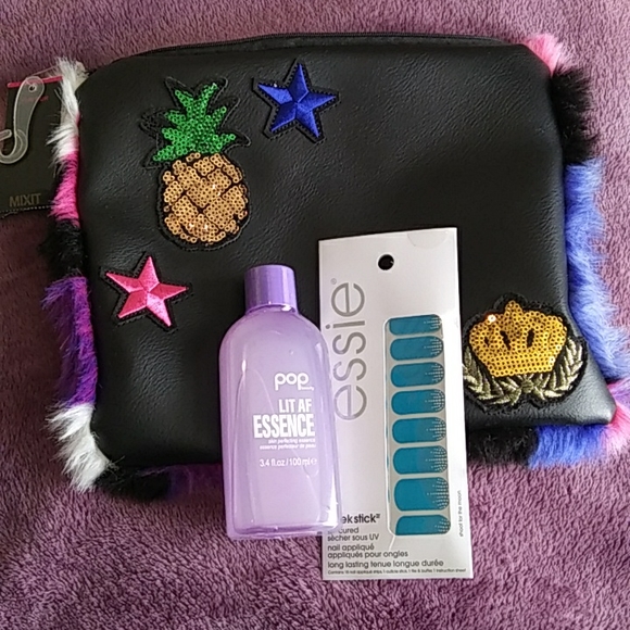 Mixit Handbags - Makeup & Beauty Bundle
